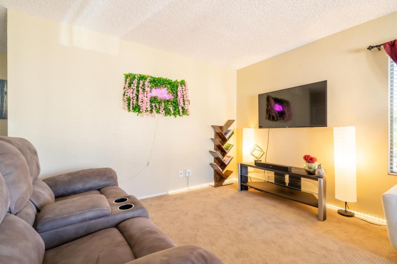 Cozy & Comfortable Private Bedroom & Bathroom San Diego