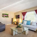 Cozy & Comfortable Private Bedroom & Bathroom