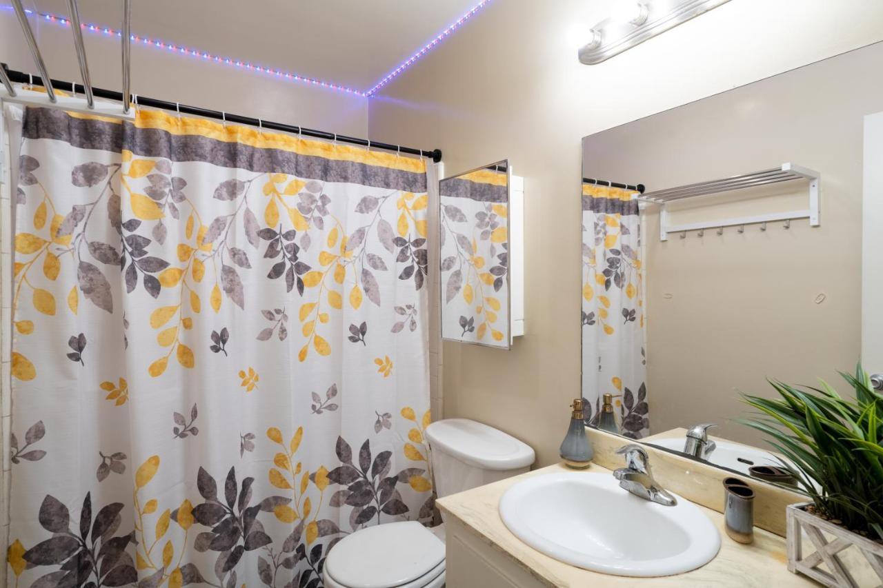 Cozy & Comfortable Private Bedroom & Bathroom San Diego
